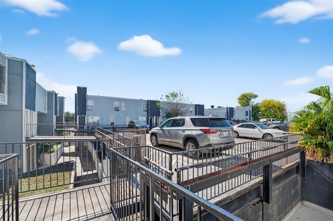 Building Photo - 781 Country Pl Dr