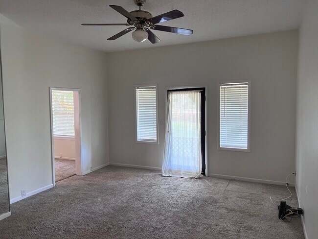 Building Photo - 1500 N Osceola Ave