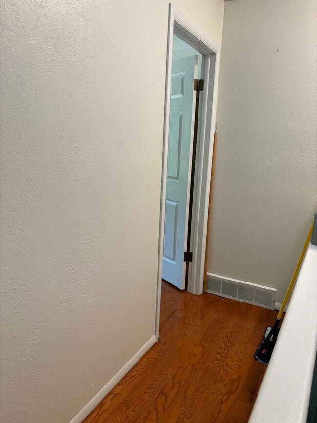 Building Photo - 2bd/1.5ba Laminate flooring in Niwot - Avail. NOW