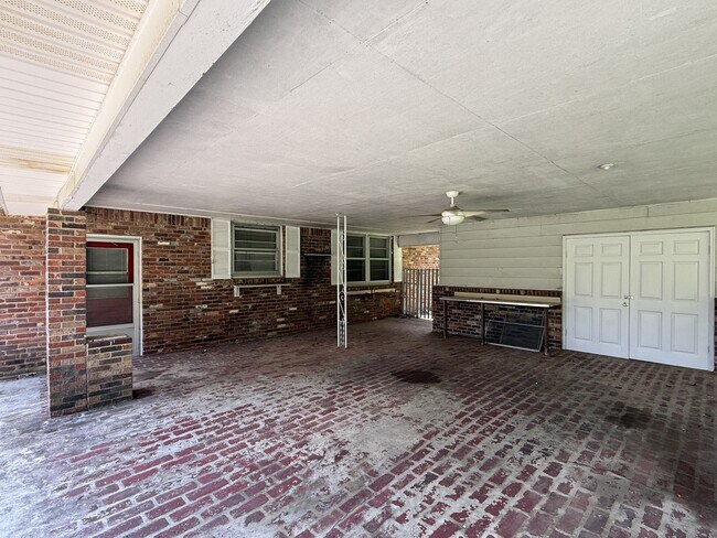 Building Photo - 7620 Charlotte Dr SW