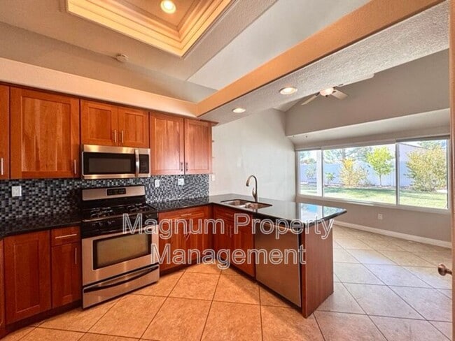 Building Photo - 25483 Blackthorne Dr