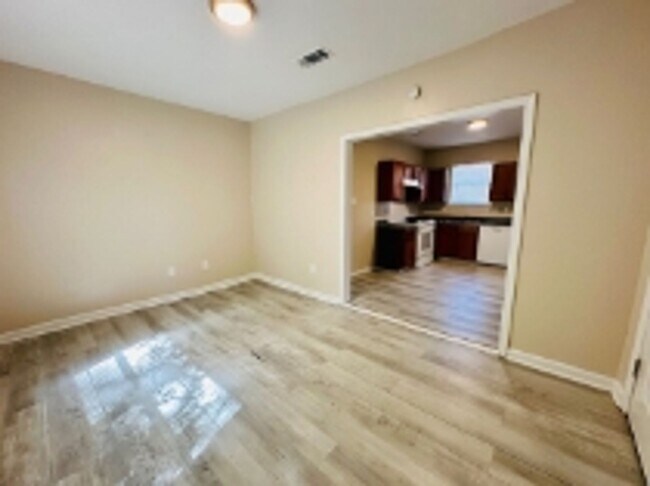 Building Photo - House for Rent