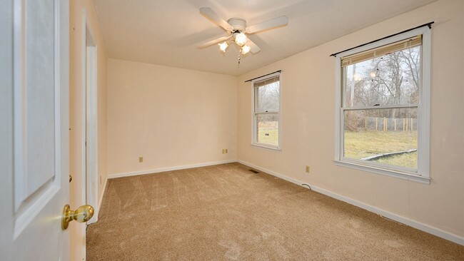 Building Photo - For Rent: 3BR, 2BA home with garage for rent.