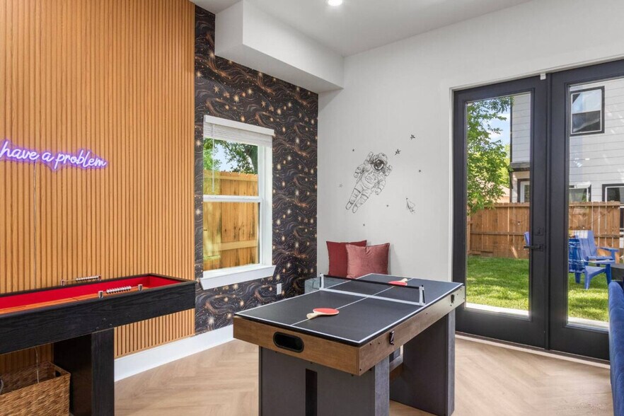 Building Photo - 4117 Shelby Cir