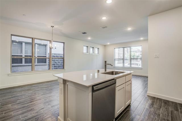 Building Photo - 1420 Navasota Trail