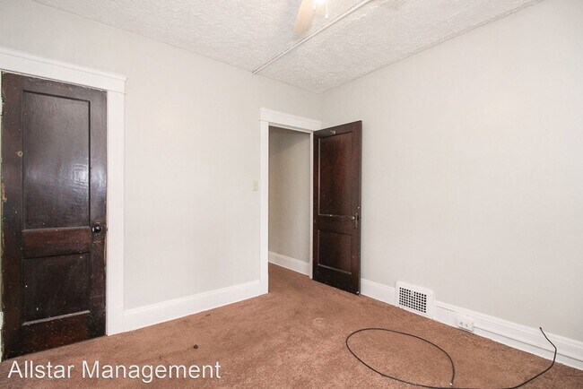 Building Photo - 2 br, 1 bath House - 11808 Parkhill Avenue Up