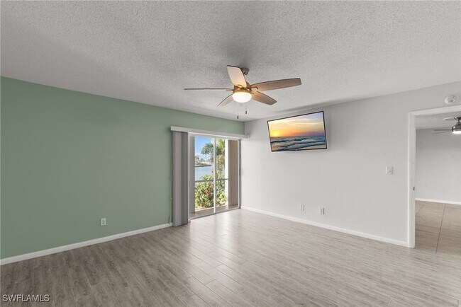 Building Photo - 304 Tudor Dr