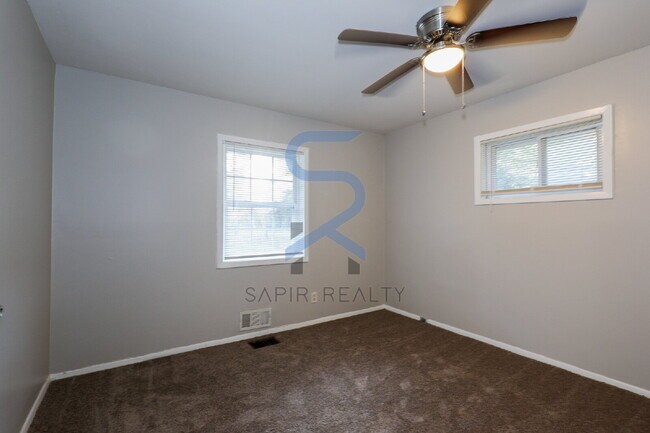 Building Photo - Move-In Special!  Move in on or before December 31st and receive a $500 discount on your first mo...