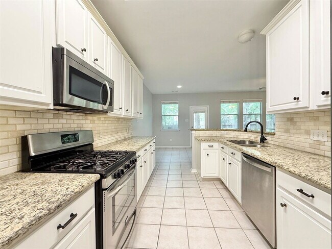 Building Photo - 23 Blue Creek Pl