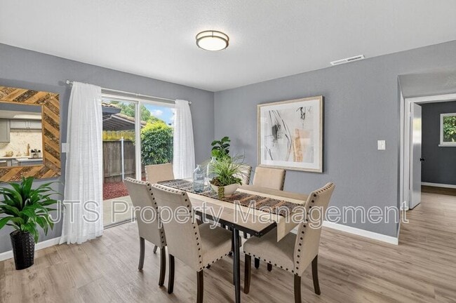 Building Photo - 6120 Westview Way