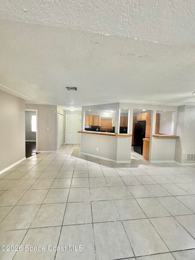 Building Photo - 2444 Victor Rd