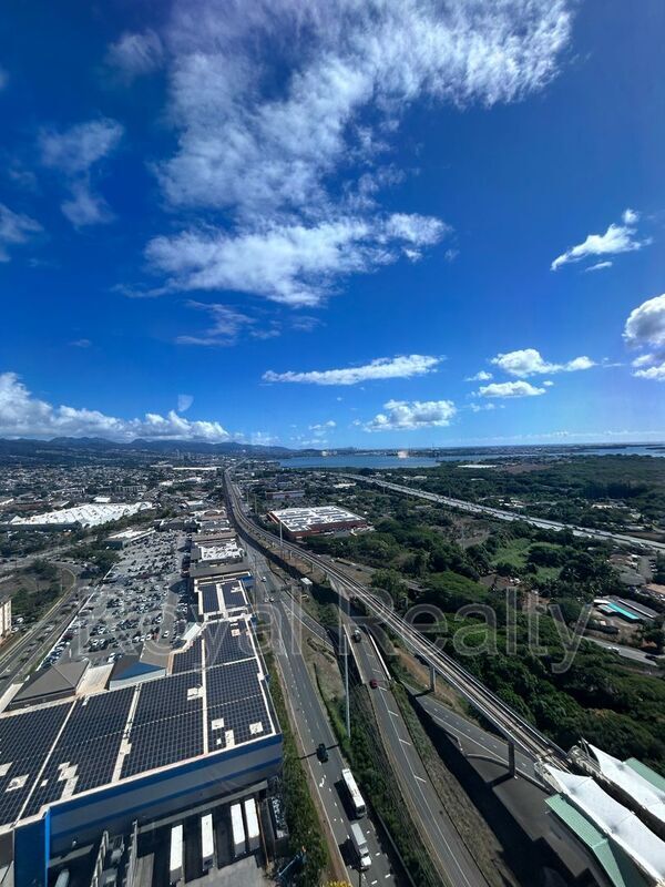 Building Photo - 1060 Kamehameha Hwy