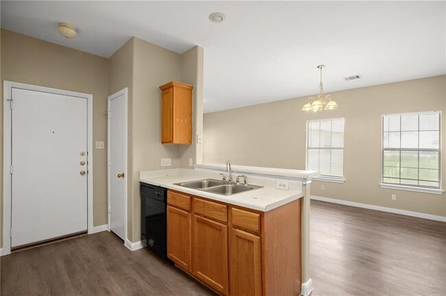 Building Photo - 250 Marvin Cove