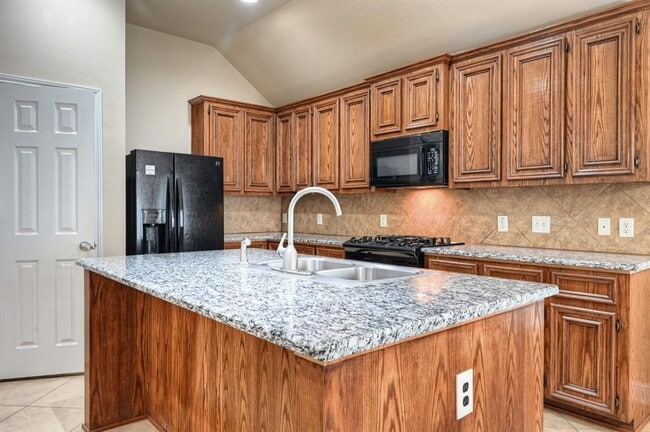 Building Photo - 4523 Long Creek Dr
