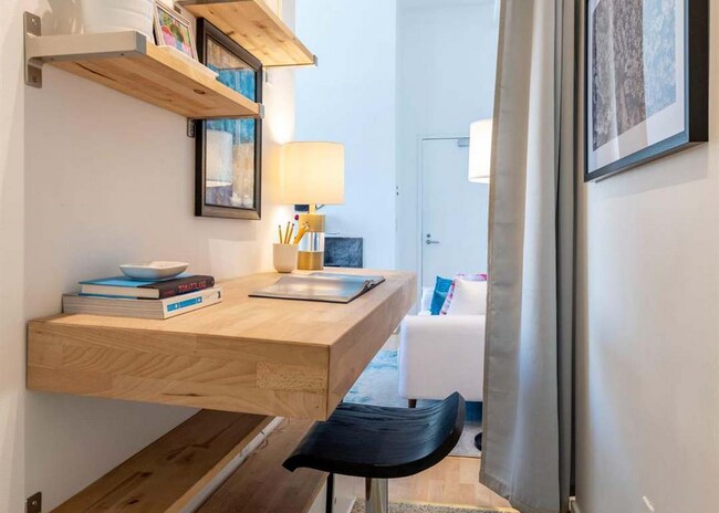 Building Photo - Situated in an excellent location of SOMA ...