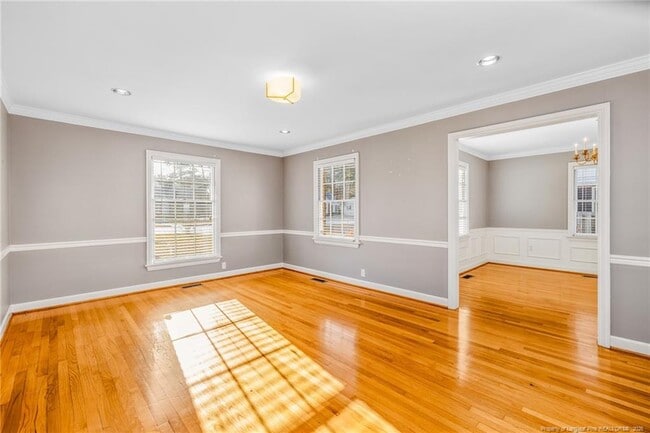 Building Photo - 2706 Huntington Rd