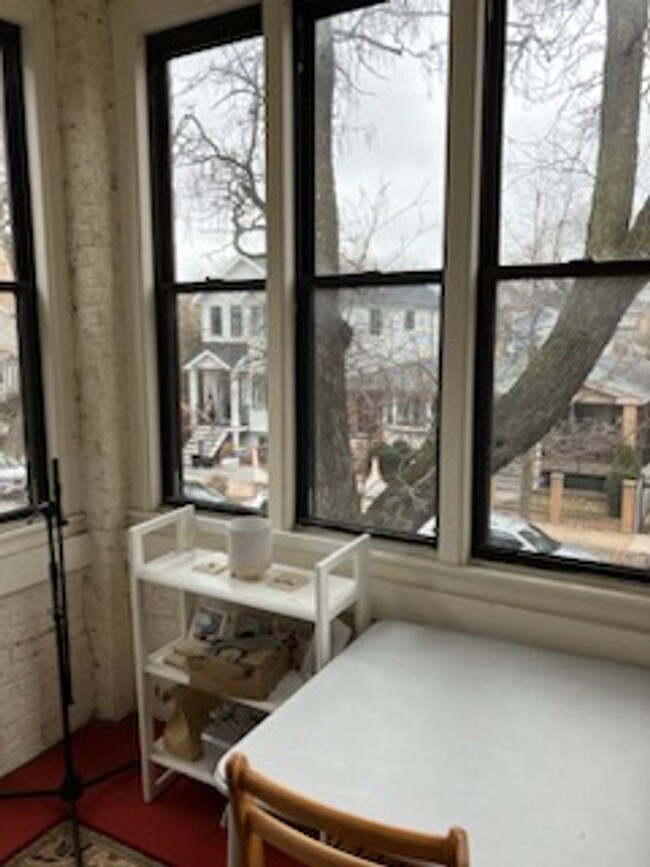 Building Photo - 3614 N. Paulina-3616-3