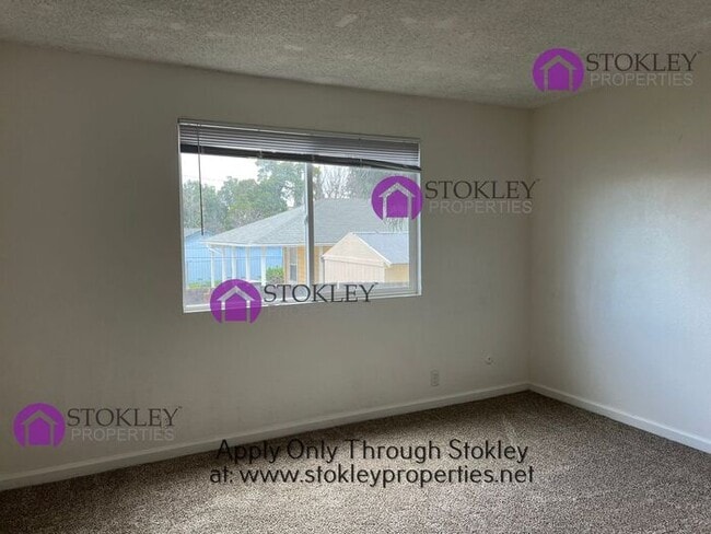 Building Photo - 35 Roberts St