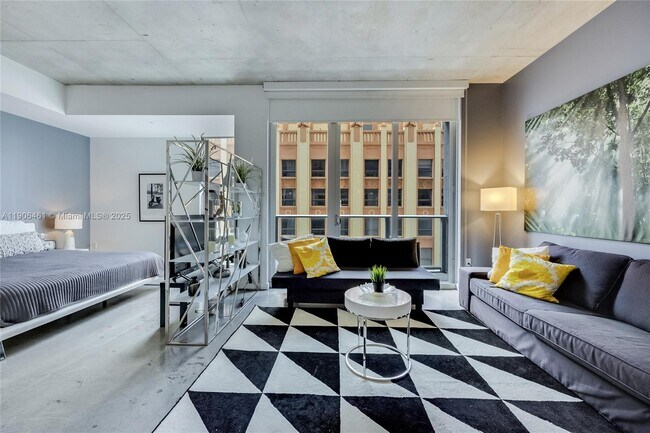 Primary Photo - 151 SE 1st St