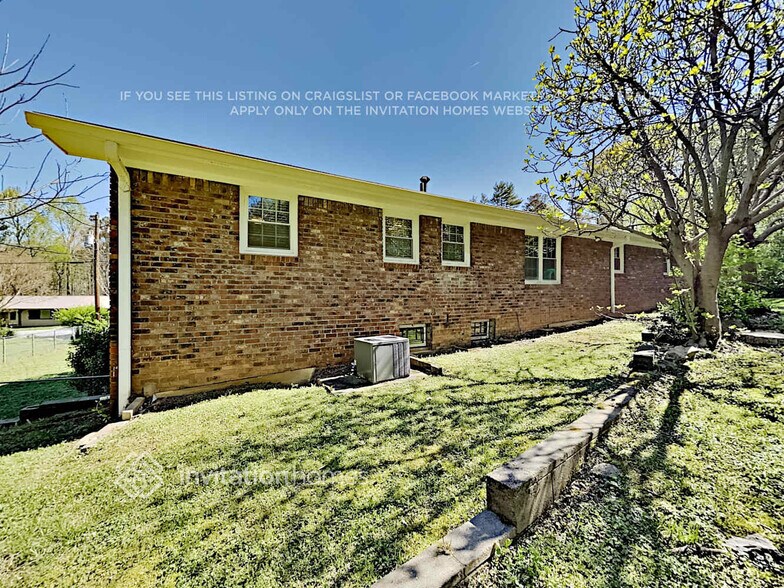 Building Photo - 849 Howard Ct SW
