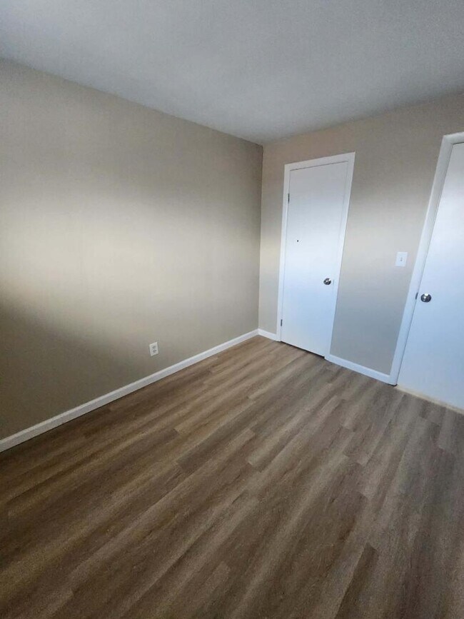 Building Photo - 1654 Abbott Rd