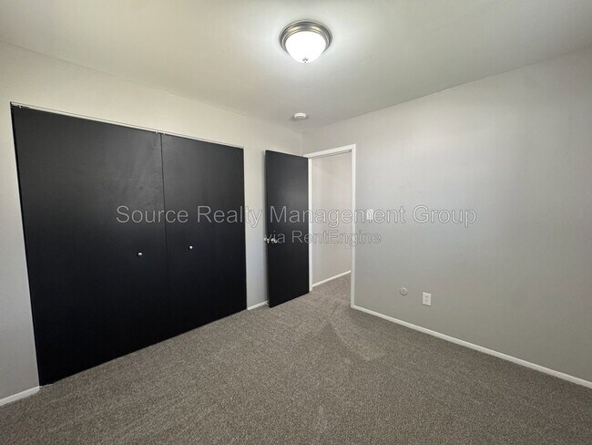 Building Photo - 4059 Longtin Ave