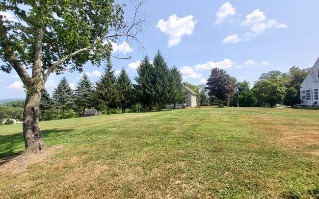 Building Photo - 351 Harriman Heights Rd