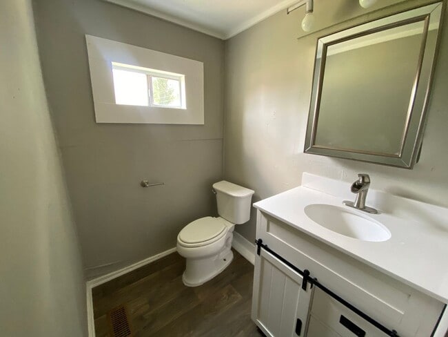 Building Photo - 1 Bedroom, 1 Bathroom- House in South Rome