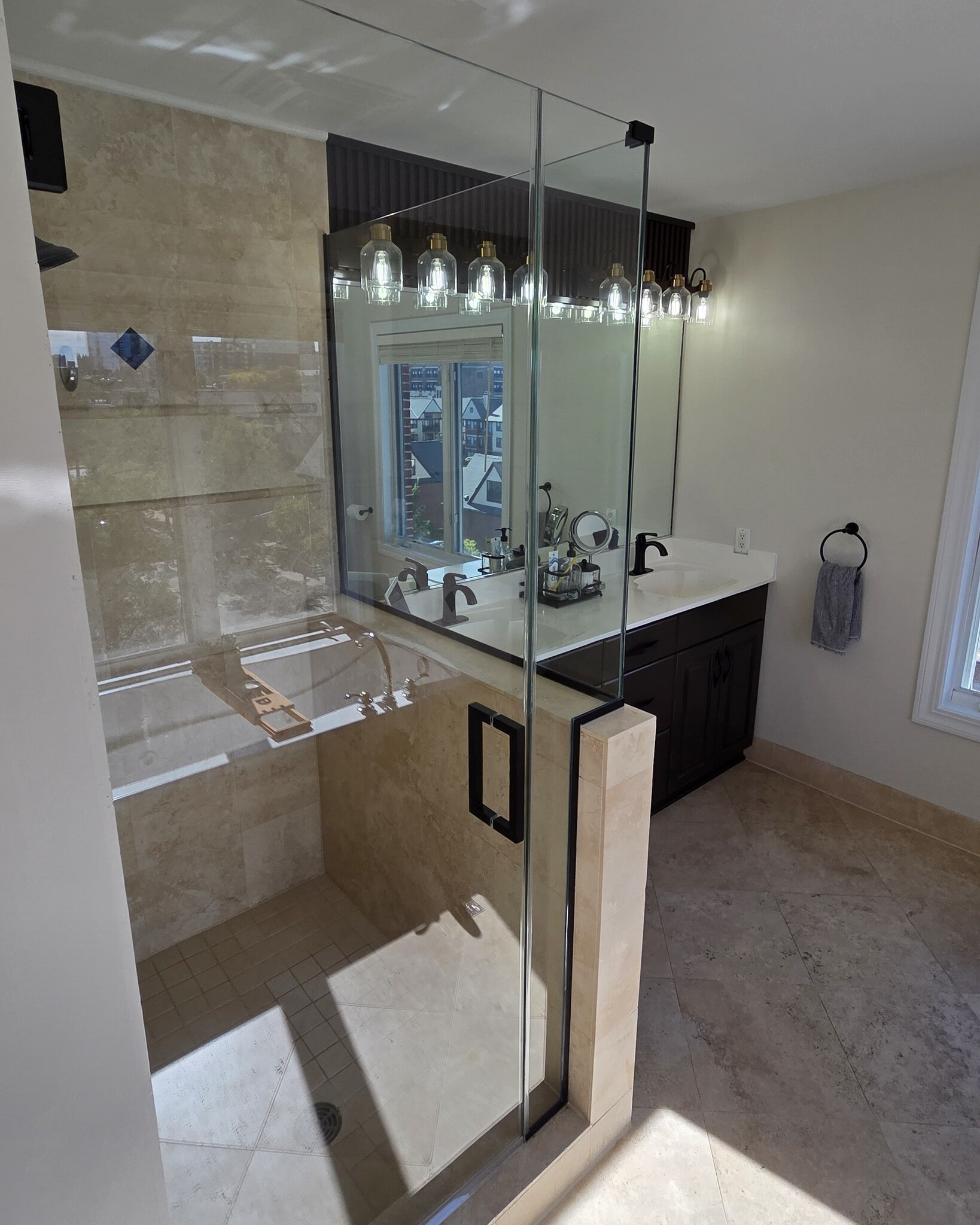 Building Photo - 1515 N Van Buren St