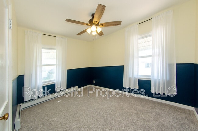 Building Photo - 1301 E 23rd St