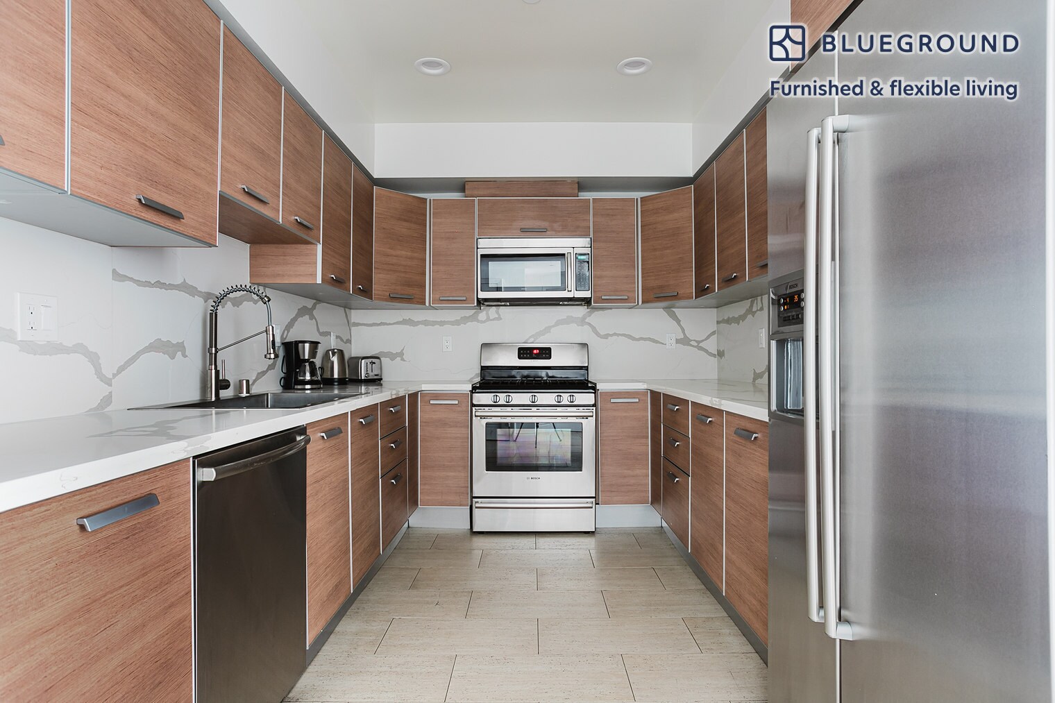 Building Photo - 147 S Doheny Dr