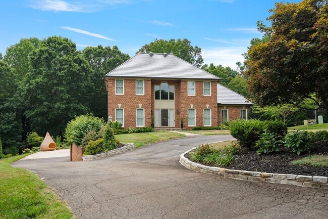 Building Photo - 507 Bing Crosby Blvd