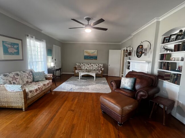 Building Photo - PRIVATE 3/2 WATERFRONT HOME ON INDIAN RIVER DRIVE