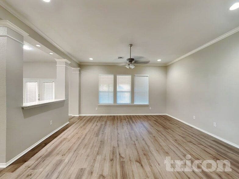 Building Photo - 630 Azalea Dr