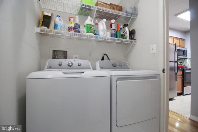 Building Photo - 11657 Chesterfield Ct