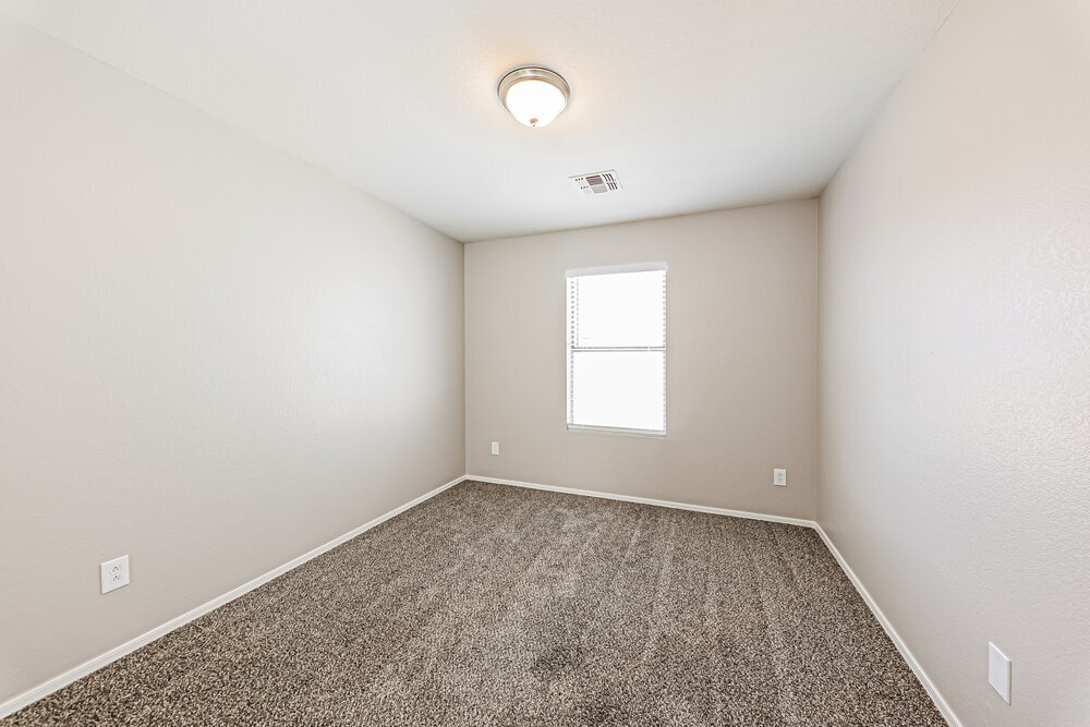 Building Photo - 514 N 112th Dr