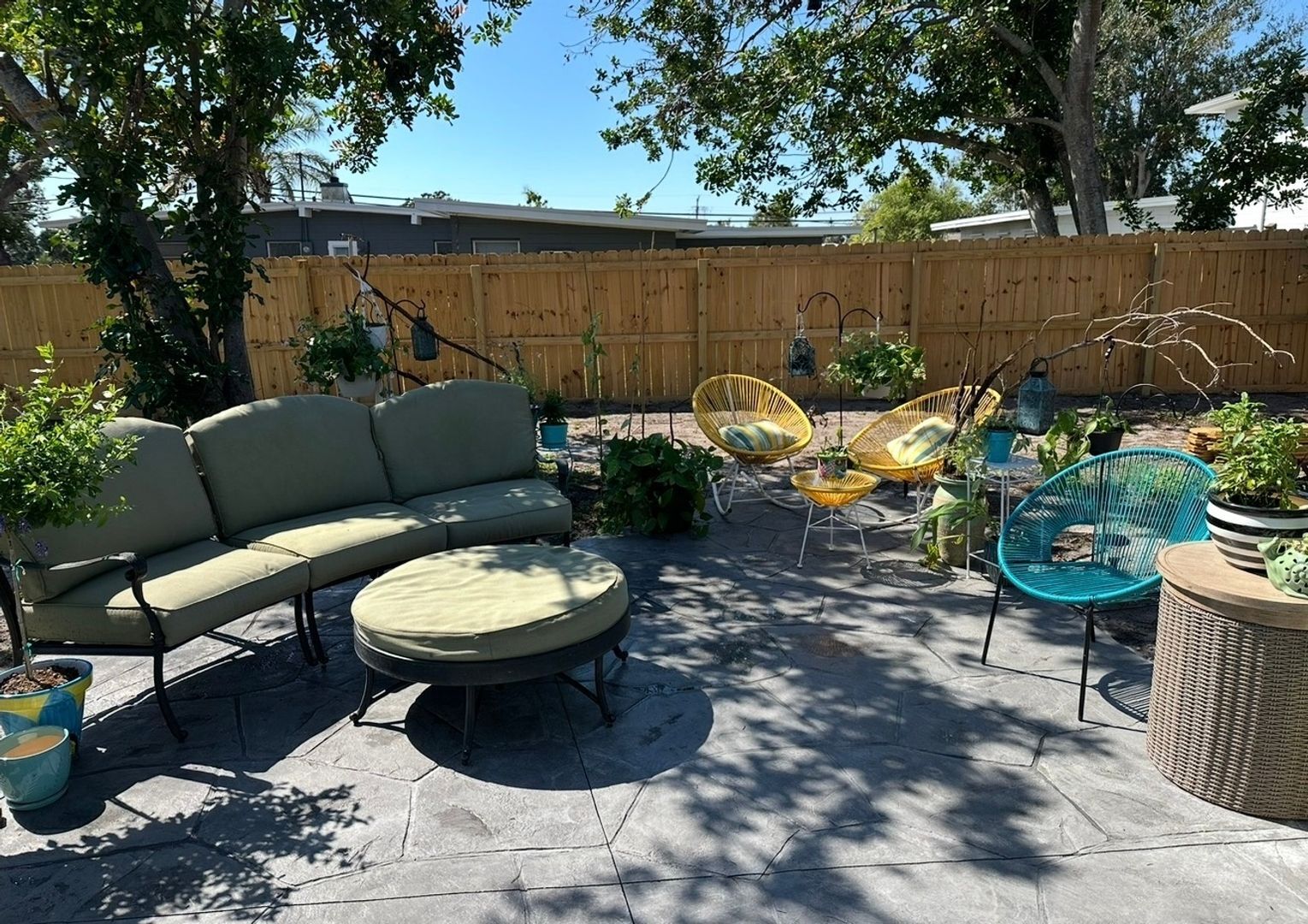 Building Photo - 352 Tihami Rd