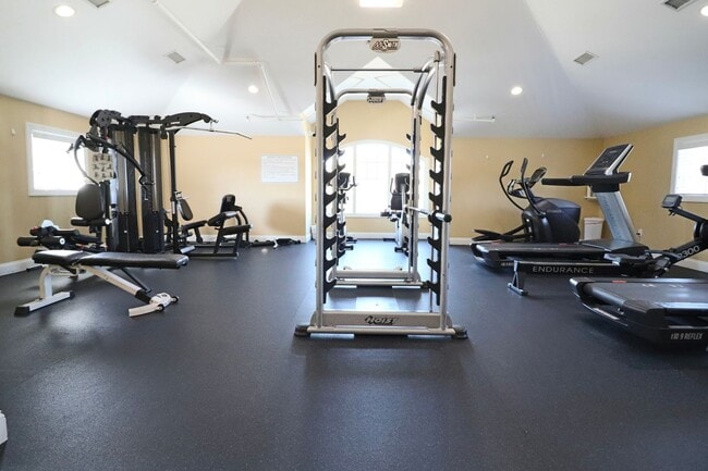 Building Photo - Spacious 4 Bedroom, Pet Friendly with Fenced In Backyard, Mimosa Bay Community Amenities