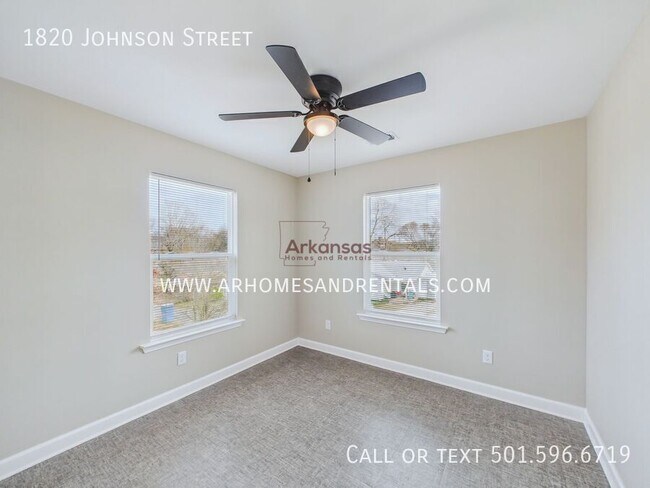 Building Photo - 1820 Johnson St