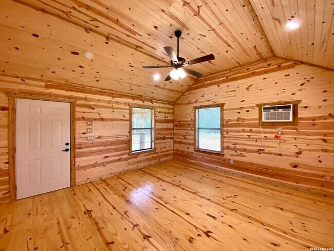 Building Photo - 624 Deer Creek E