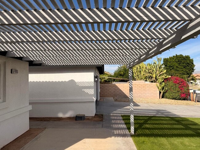 Building Photo - 51905 Avenida Velasco