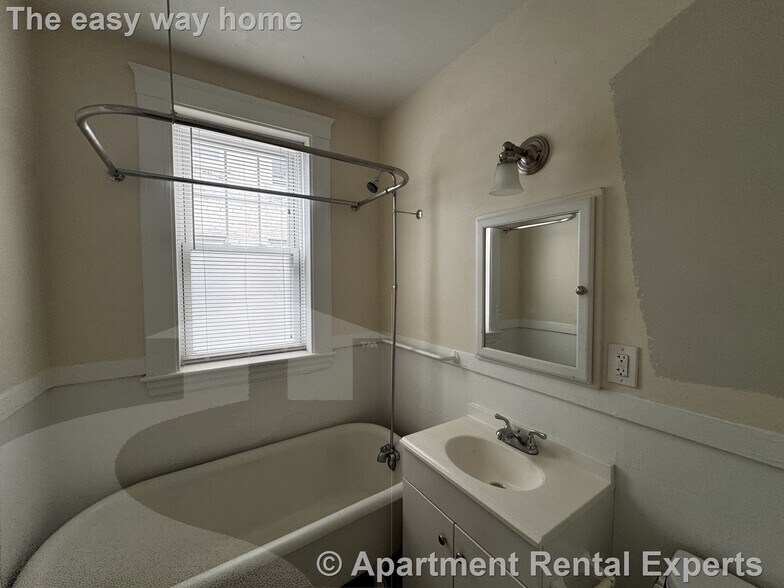 Building Photo - 156-158 Summer St Unit #315