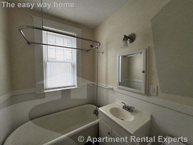 Building Photo - 156-158 Summer St Unit #315