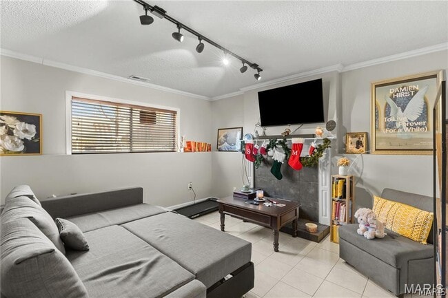 Building Photo - 712 Oak Hollow Ct