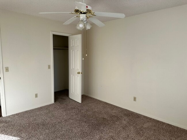 Building Photo - 314 S 11th Pl