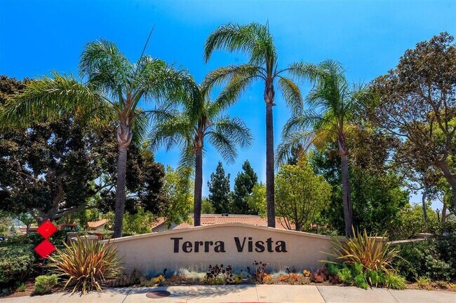 Primary Photo - 1 Bed, 1 Bath Condo - Fireplace + Private Patio w/ Washer/Dryer!