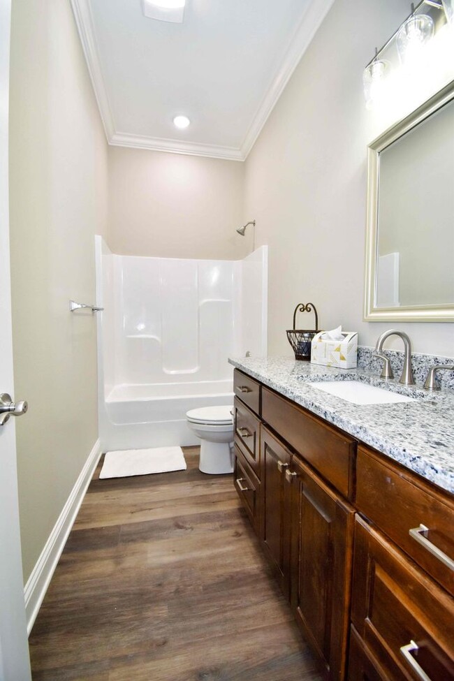 Building Photo - Beautiful 5 Bed 4 Bath Home in Ruston!