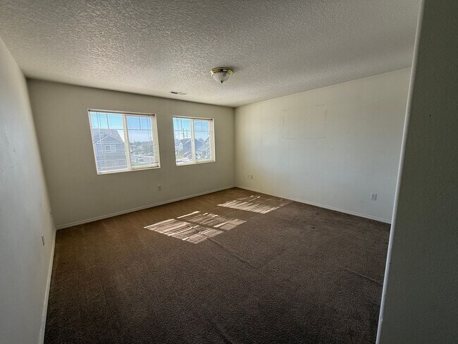 Building Photo - Spacious 4-Bedroom Rental Home in Prime Pa...
