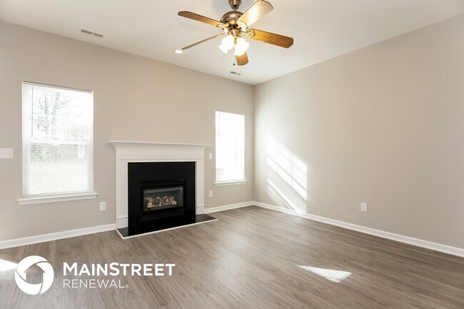 Building Photo - 3723 Bullard St