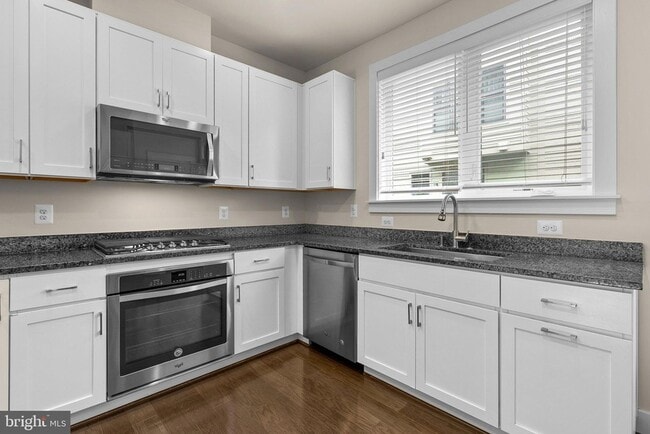 Building Photo - 10413 Fernwood Rd